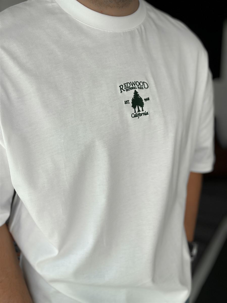 Beyaz Redwood Nakışlı Oversize T-Shirt PM-105