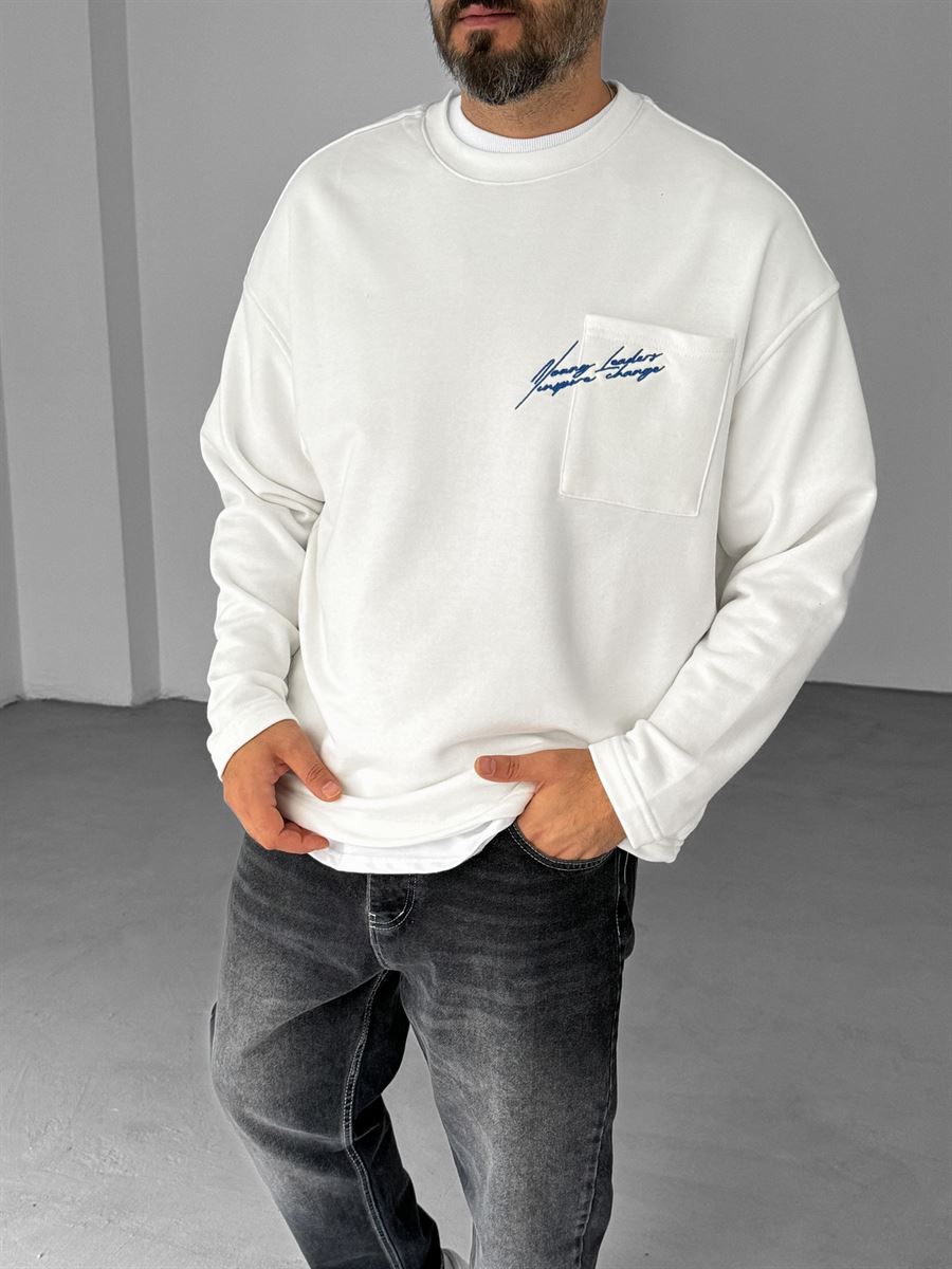 Beyaz Cebi Yazı Nakışlı Sweatshirt V-10-30