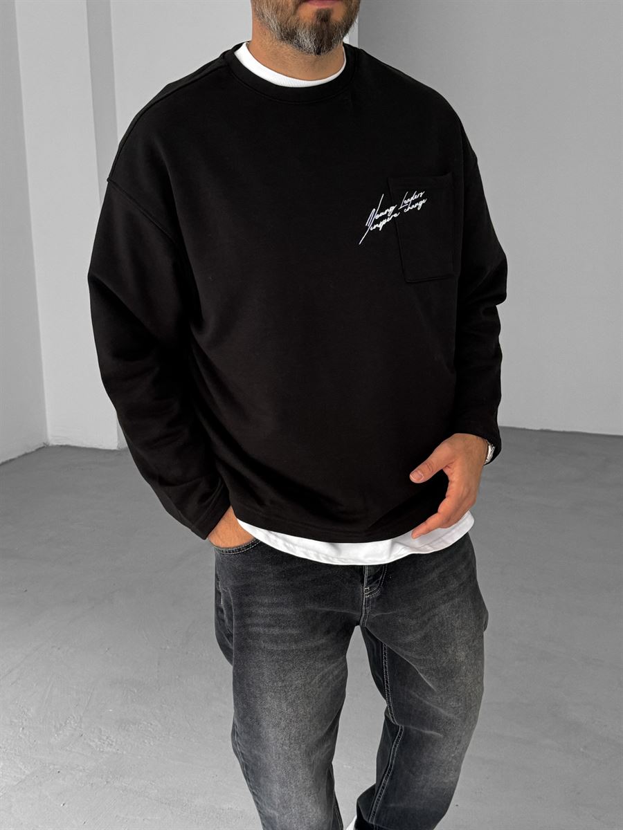 Siyah Cebi Yazı Nakışlı Sweatshirt V-10-30